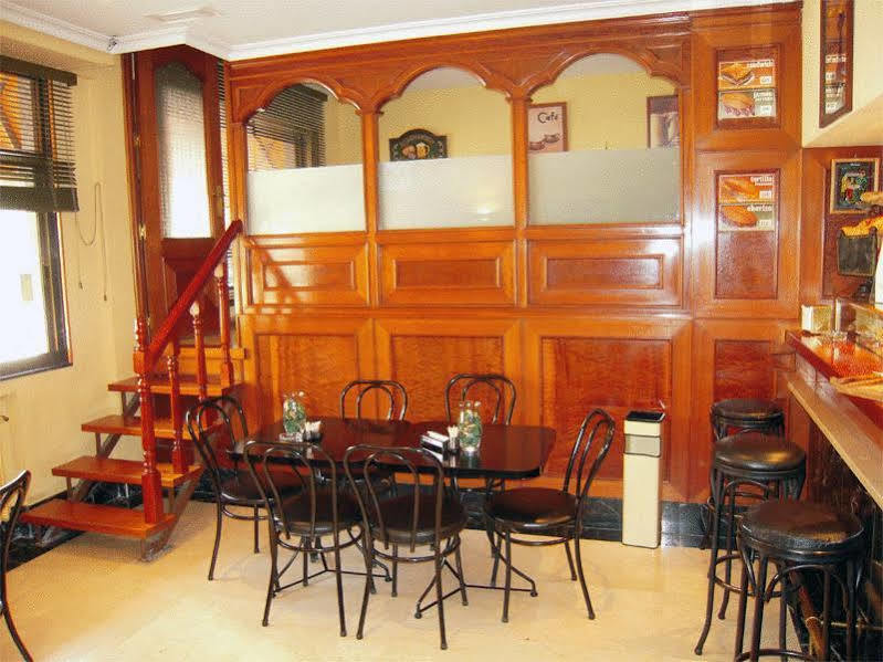 Hostal Arba Alcobendas Restaurant bilde